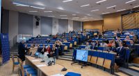 10 października 2022 r., w budynku Dawnej Biblioteki Uniwersyteckiej odbyła się konferencja podsumowująca dotychczasowy udział Uniwersytetu Warszawskiego oraz innych polskich uczelni w sojuszach europejskich w ramach projektów realizowanych w programach […]